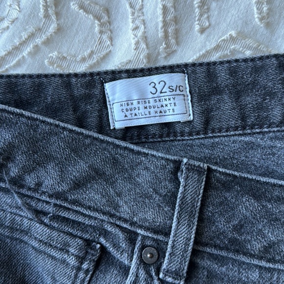 GAP black jeans, s/c means short or cropped- high rise - Picture 1 of 3